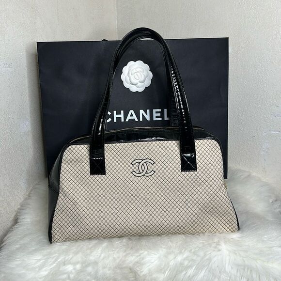 💯Authentic Chanel Cream & Black Patent Leather & Knit Quilted Bowler Bag🍀 - Picture 1 of 17